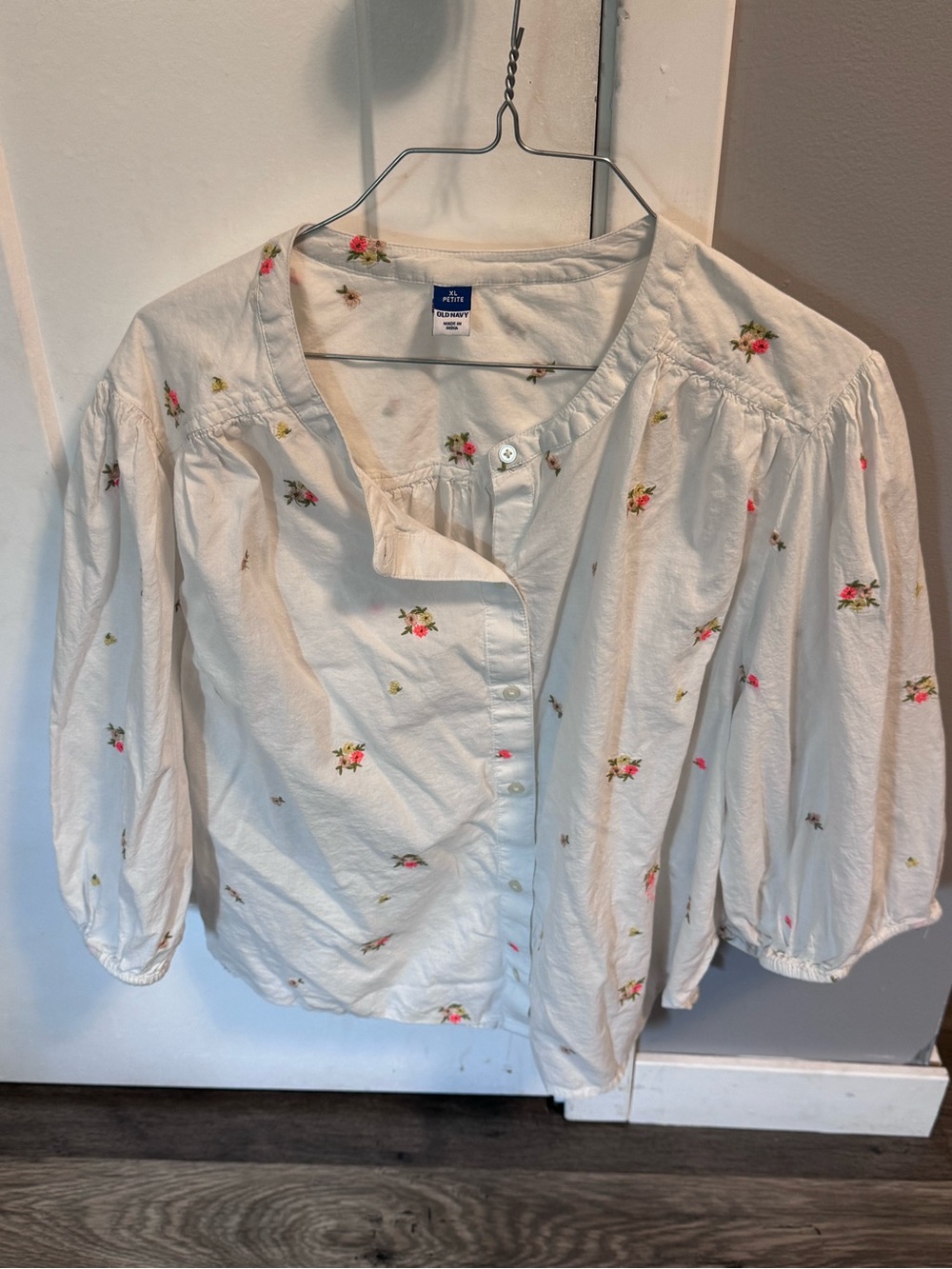 Old Navy White Button-Front Blouse with Small Floral Detail